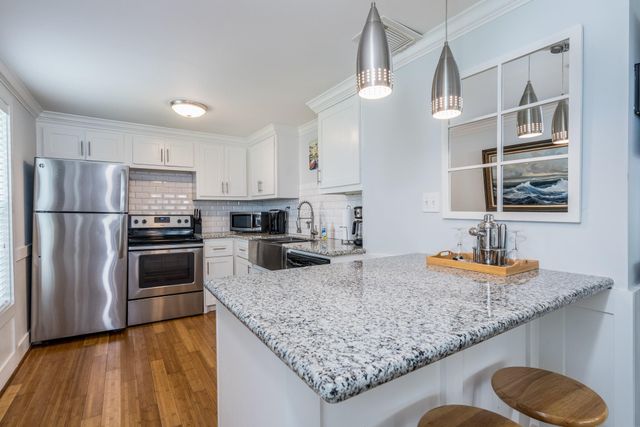 4115 Surf Drive, Galveston, TX 77554