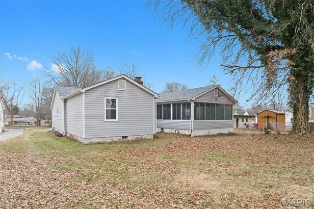 915 N 17th Street, Belleville, IL 62226