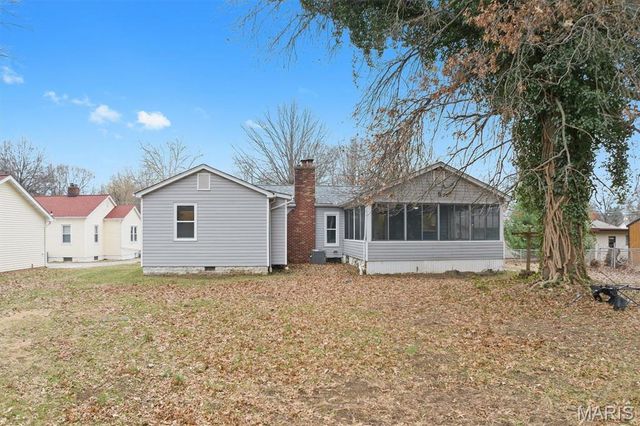 915 N 17th Street, Belleville, IL 62226