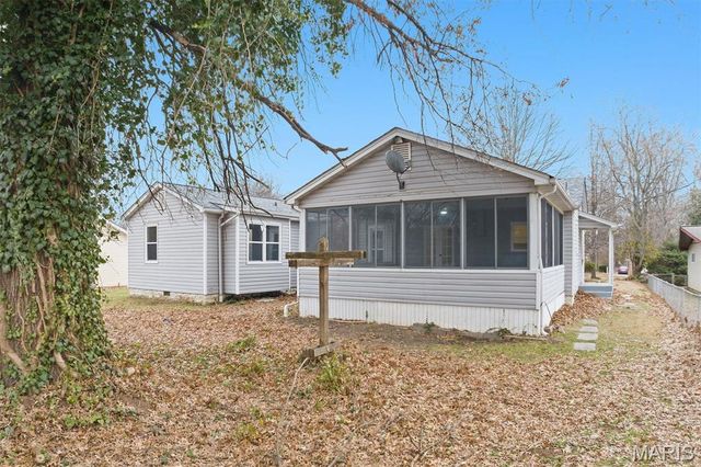 915 N 17th Street, Belleville, IL 62226