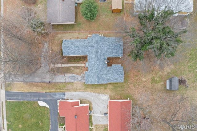 915 N 17th Street, Belleville, IL 62226