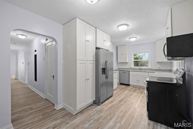 915 N 17th Street, Belleville, IL 62226