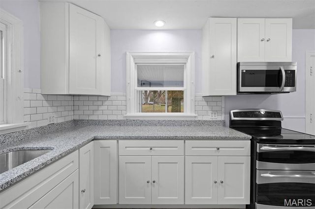 915 N 17th Street, Belleville, IL 62226