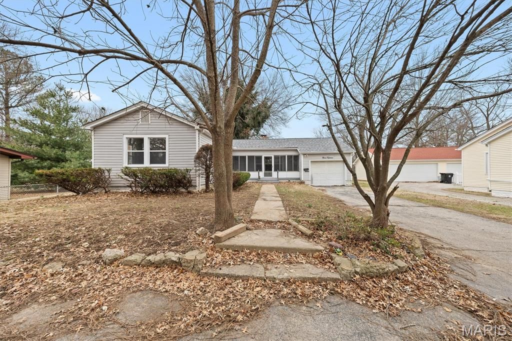 915 N 17th Street, Belleville, IL 62226