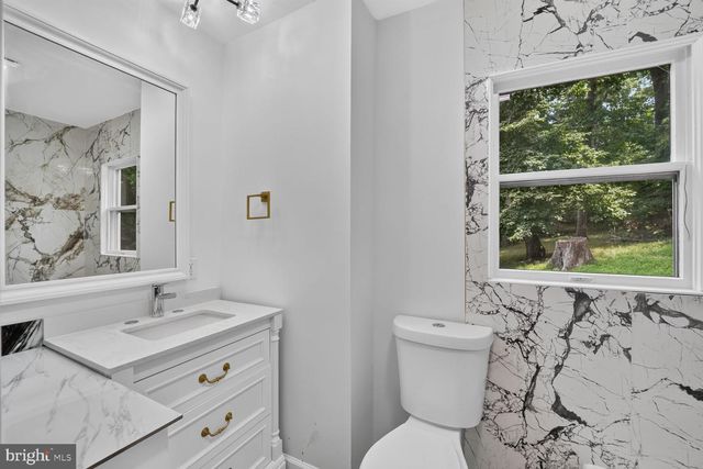 7012 NOAH DR, Fort Washington, MD 20744