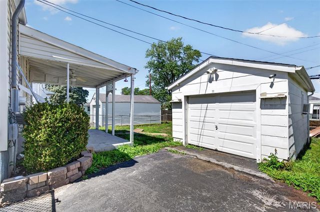 10655 St Stephen Lane, St Ann, MO 63074