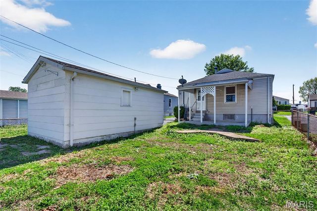 10655 St Stephen Lane, St Ann, MO 63074