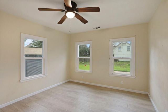 721 N Edison St, Stockton, CA 95203