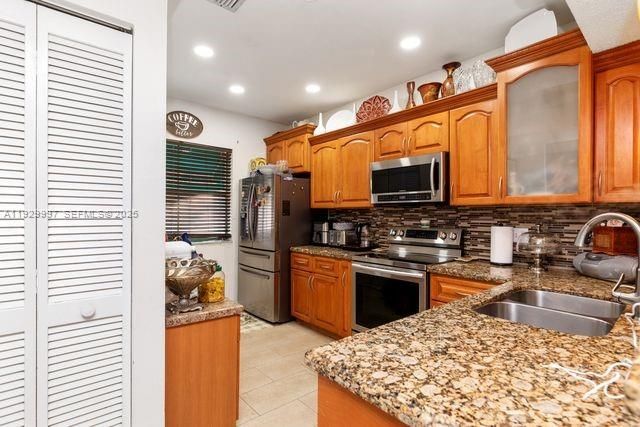 12691 NW 14th Pl, Sunrise, FL 33323