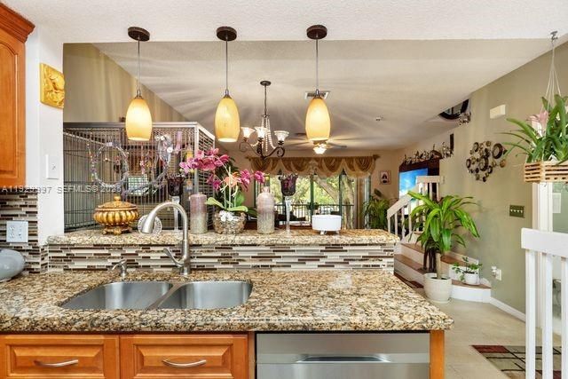 12691 NW 14th Pl, Sunrise, FL 33323