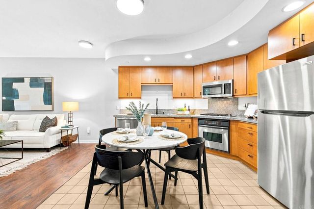 550 15th St 204, San Diego, CA 92101