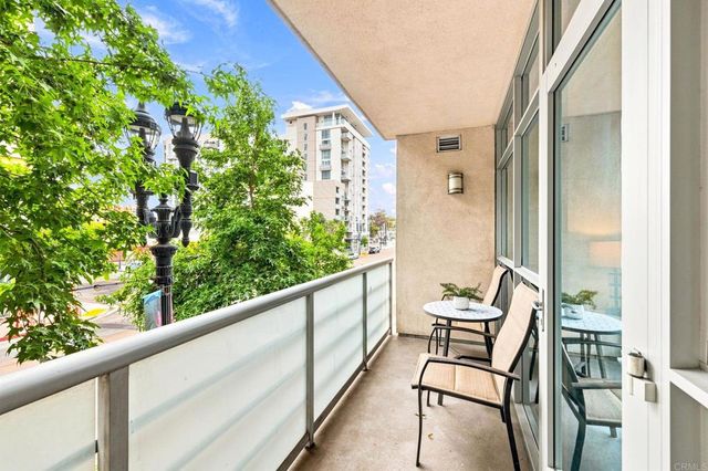 550 15th St 204, San Diego, CA 92101