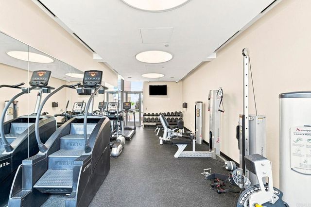 550 15th St 204, San Diego, CA 92101
