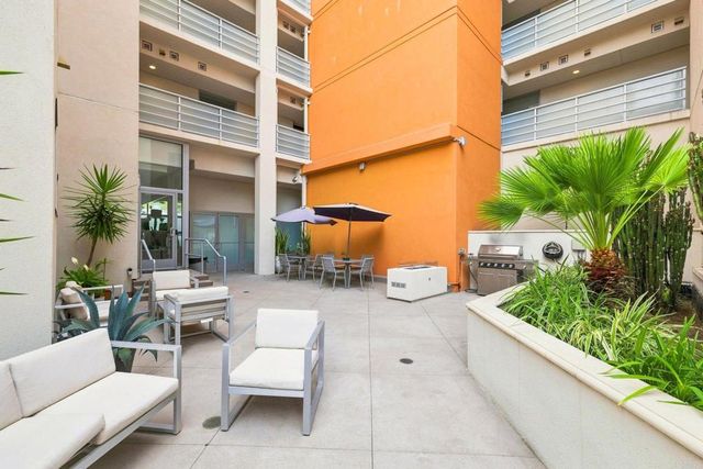550 15th St 204, San Diego, CA 92101