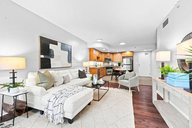 550 15th St 204, San Diego, CA 92101