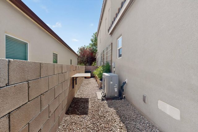 5752 Witkin Street SE, Albuquerque, NM 87106