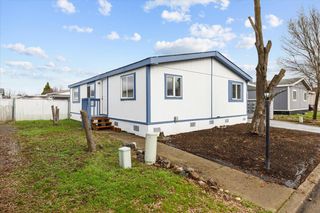 633 E Archwood Drive UNIT 130, Eagle Point, OR 97524