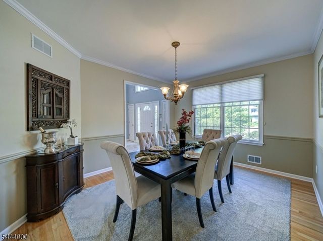 6 Mccune Ct, West Orange Twp., NJ 07052