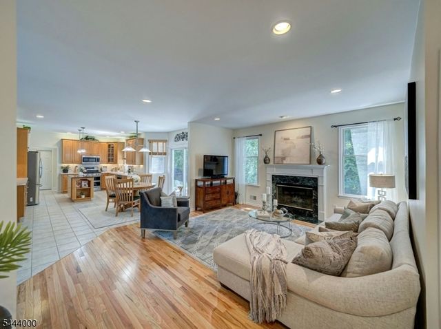 6 Mccune Ct, West Orange Twp., NJ 07052