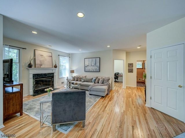 6 Mccune Ct, West Orange Twp., NJ 07052