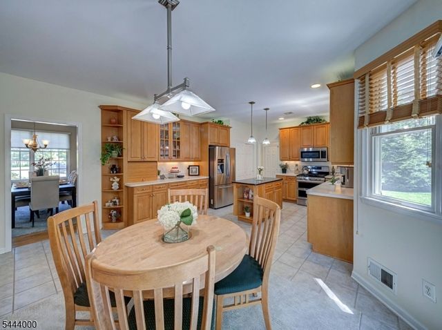 6 Mccune Ct, West Orange Twp., NJ 07052