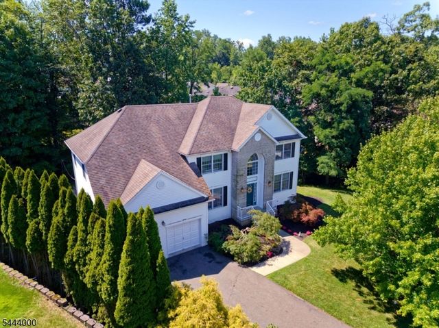6 Mccune Ct, West Orange Twp., NJ 07052