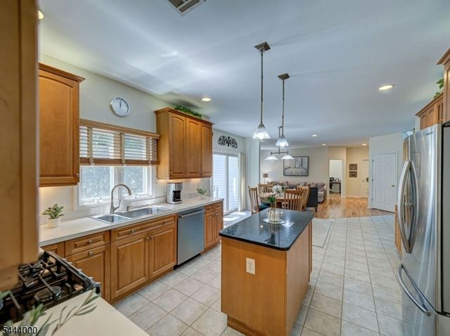 6 Mccune Ct, West Orange Twp., NJ 07052