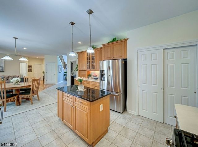 6 Mccune Ct, West Orange Twp., NJ 07052