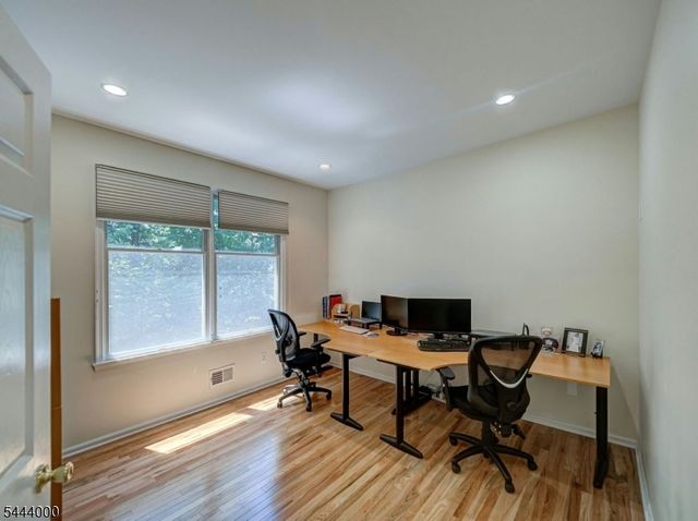 6 Mccune Ct, West Orange Twp., NJ 07052