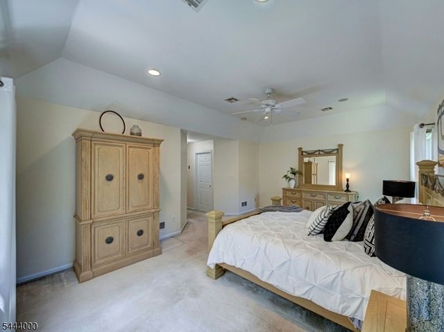 6 Mccune Ct, West Orange Twp., NJ 07052