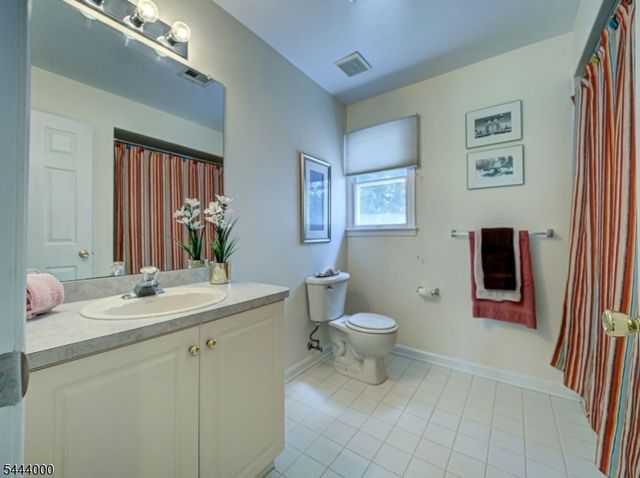 6 Mccune Ct, West Orange Twp., NJ 07052
