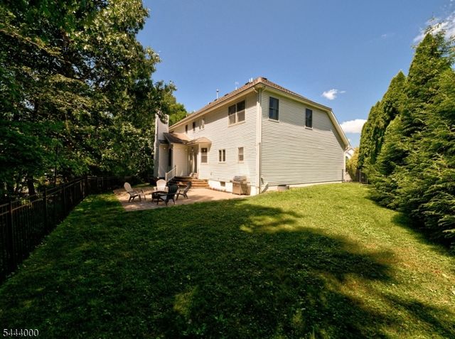 6 Mccune Ct, West Orange Twp., NJ 07052