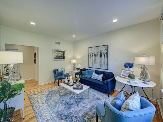 6 Mccune Ct, West Orange Twp., NJ 07052