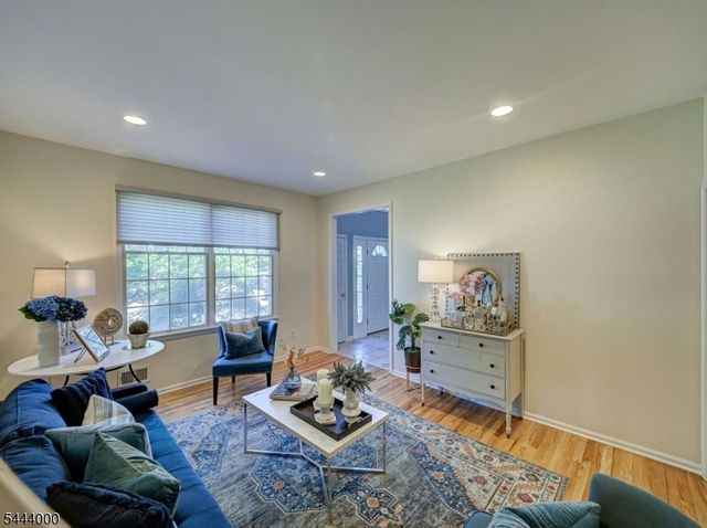 6 Mccune Ct, West Orange Twp., NJ 07052