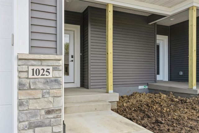 1001 Highland Trail, Solon, IA 52333