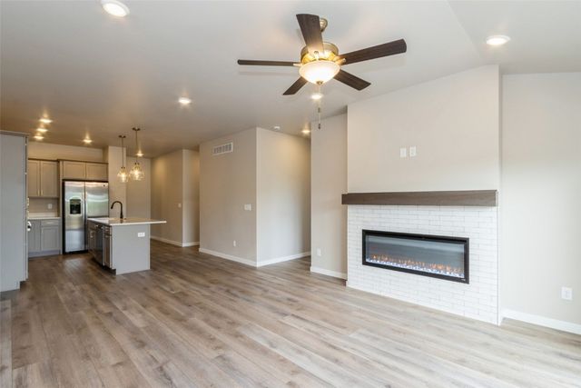 1001 Highland Trail, Solon, IA 52333