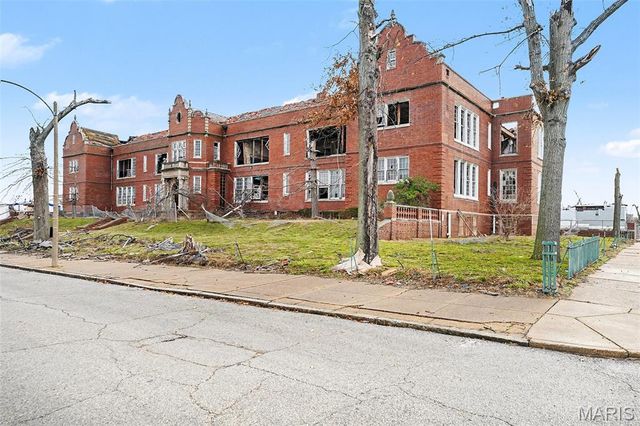 2616 Cora Avenue, St Louis, MO 63113