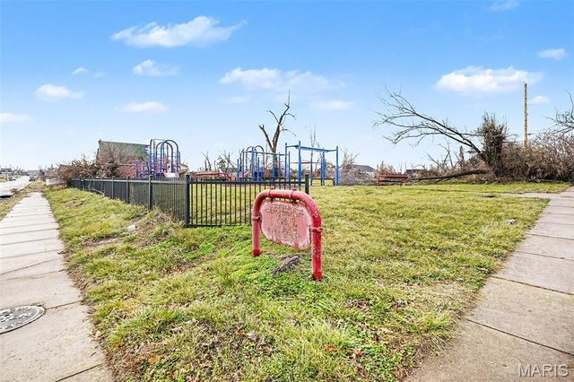 2616 Cora Avenue, St Louis, MO 63113