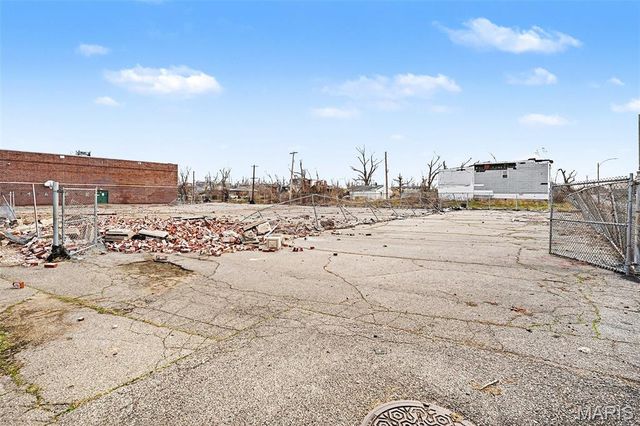 2616 Cora Avenue, St Louis, MO 63113