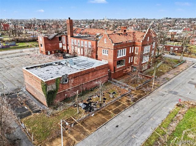 2616 Cora Avenue, St Louis, MO 63113