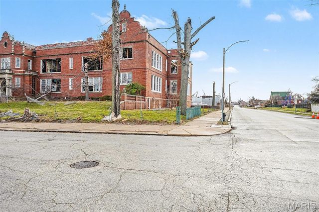 2616 Cora Avenue, St Louis, MO 63113