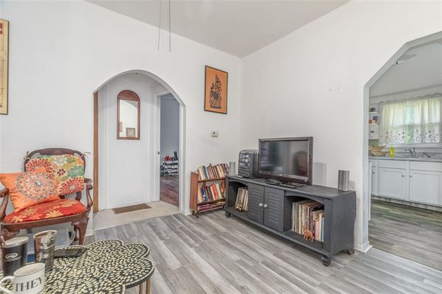 514 S 6th Street, Belleville, IL 62220