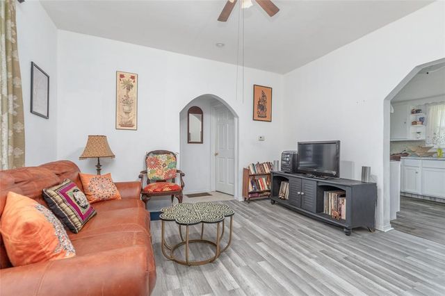514 S 6th Street, Belleville, IL 62220