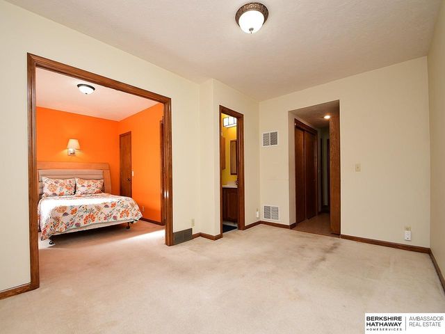 6509 S 108th Avenue, Omaha, NE 68137