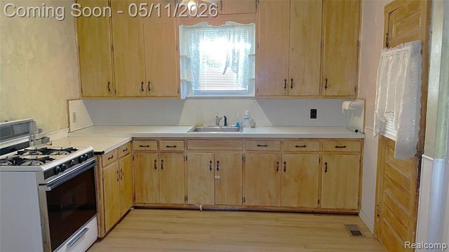 3521 Whitney Avenue, Flint, MI 48503