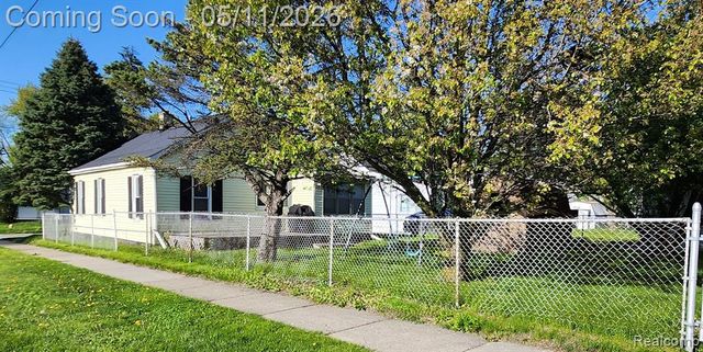 3521 Whitney Avenue, Flint, MI 48503