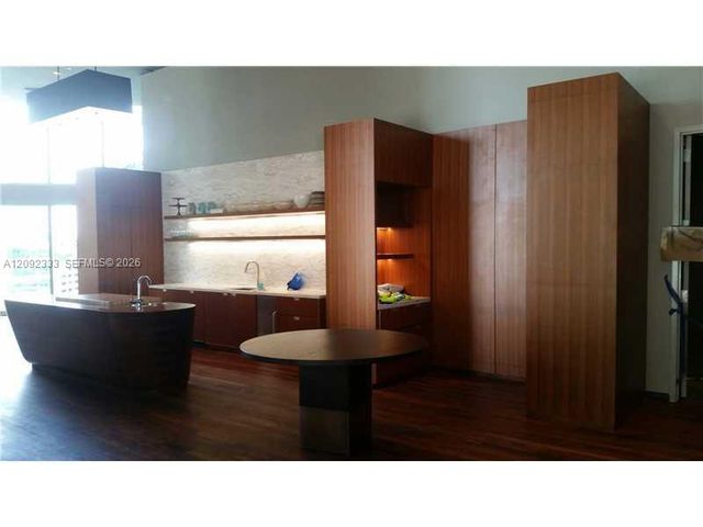 1300 Brickell Bay Drive 2413, Miami, FL 33131