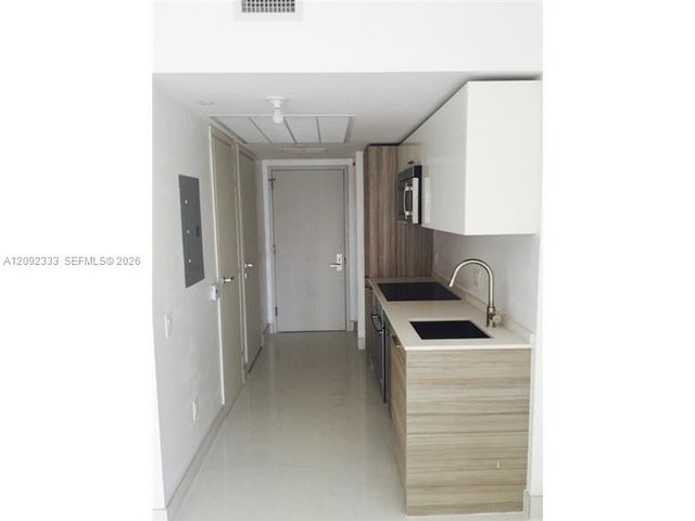1300 Brickell Bay Drive 2413, Miami, FL 33131