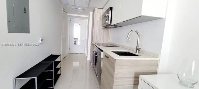 1300 Brickell Bay Drive 2413, Miami, FL 33131
