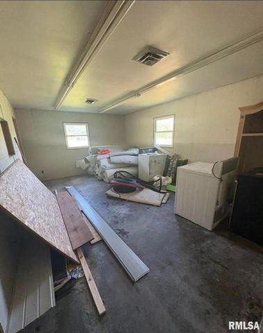 7837 State Highway 37, Benton, IL 62812